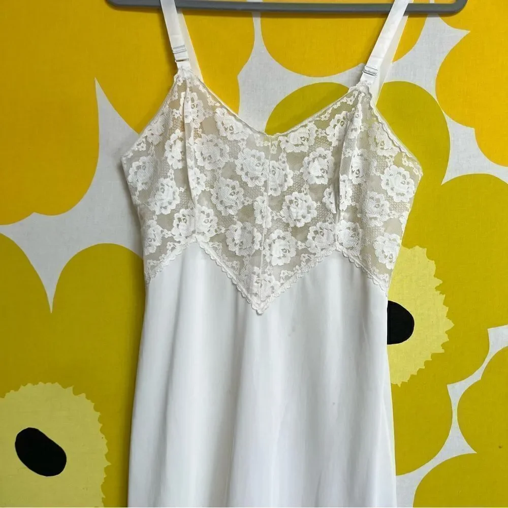 Sweet Vintage 1960s Deena Fine Lingerie Lace Bust White Slip Dress - Picture 2 of 4